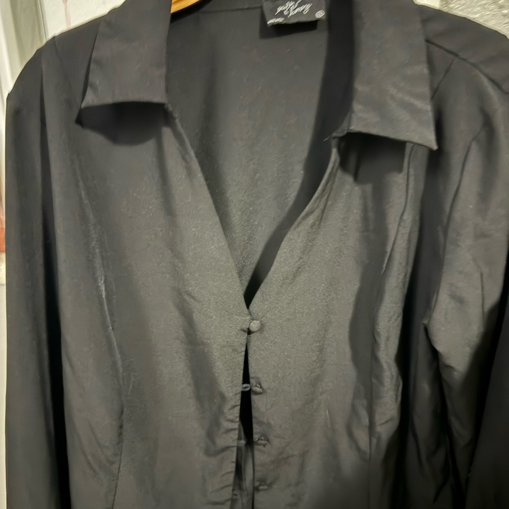 Milk and Honey Womens's (XL)black blouse (likenew)-12$
